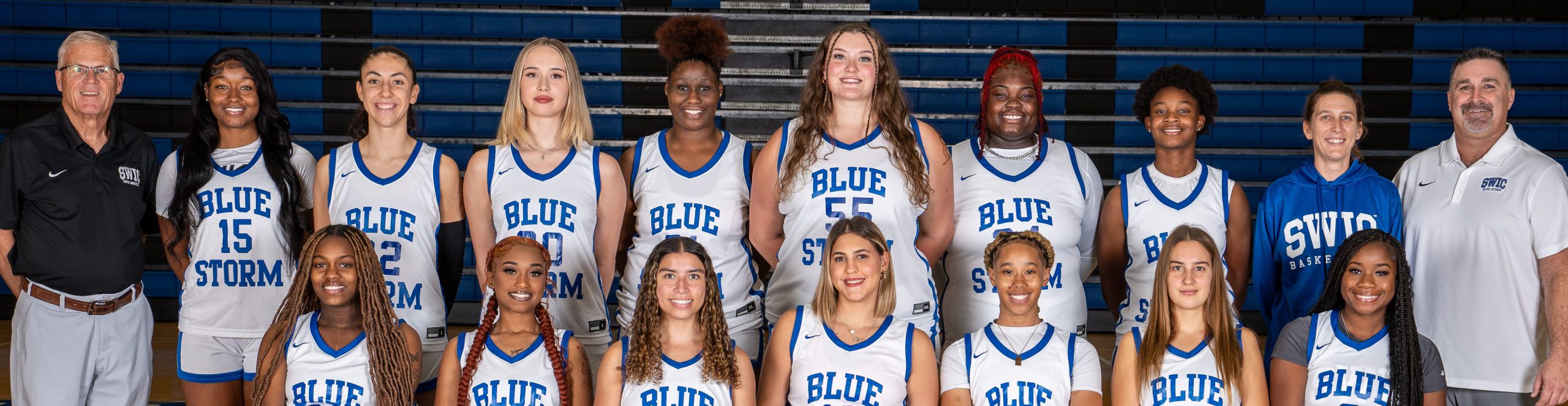 Women's Basketball Team Group Photo